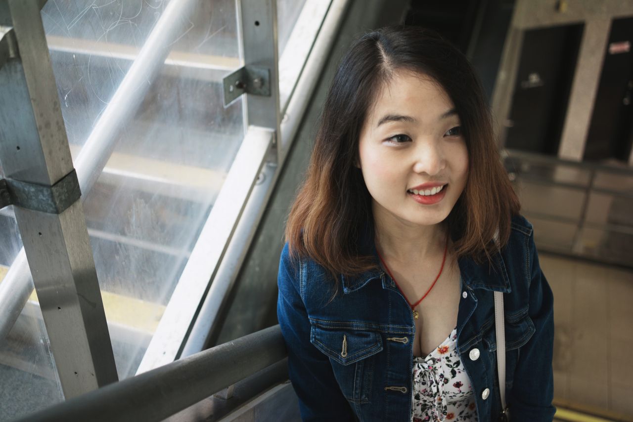 听，海哭的声音 沙滩 人像 海滩 摄影 听海 海滩