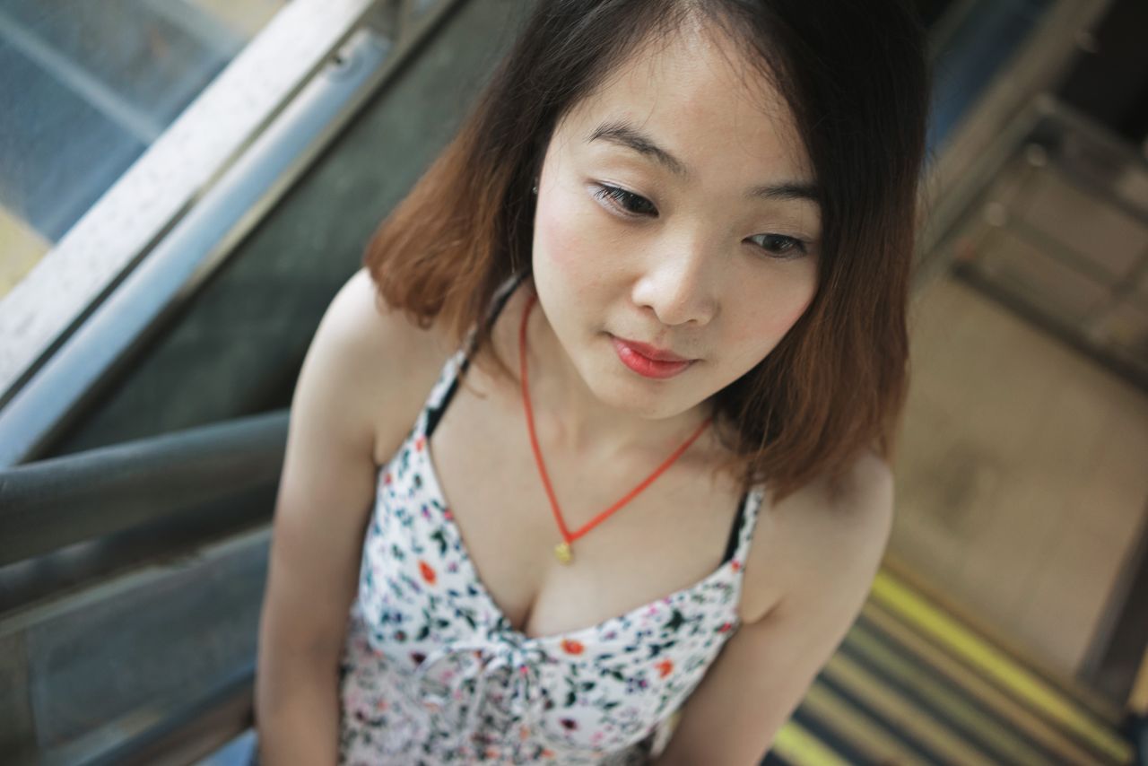 听，海哭的声音 沙滩 人像 海滩 摄影 听海 海滩