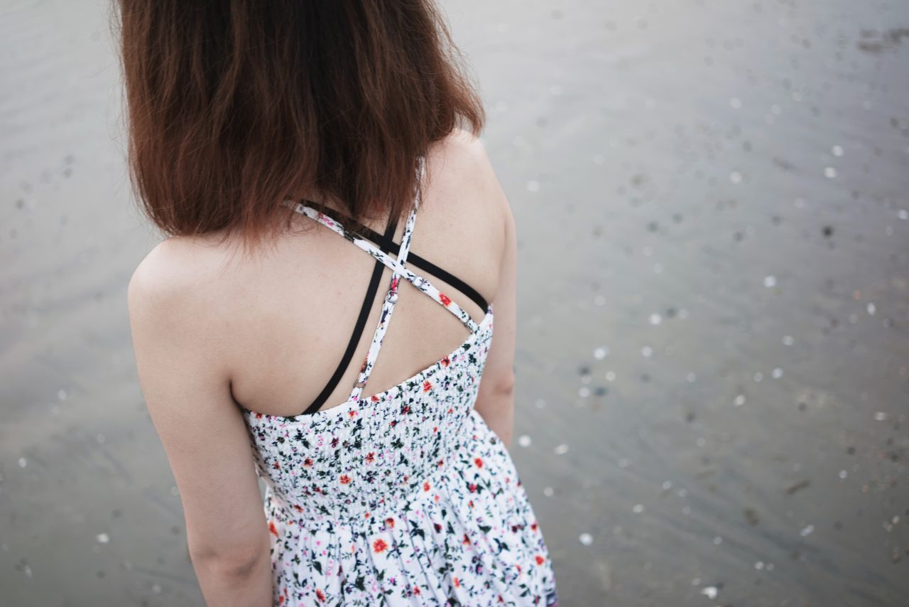 听，海哭的声音 沙滩 人像 海滩 摄影 听海 海滩