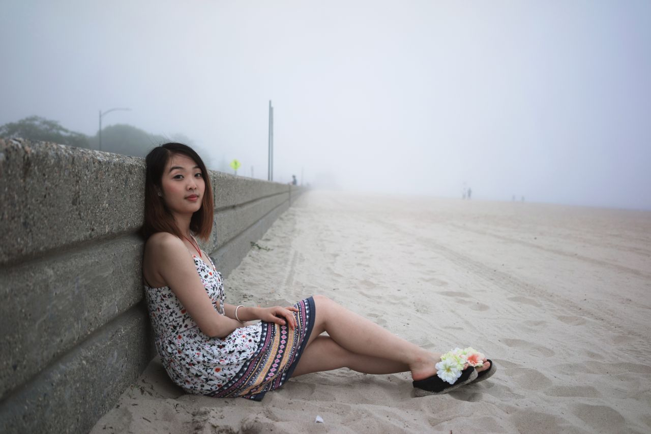 听，海哭的声音 沙滩 人像 海滩 摄影 听海 海滩