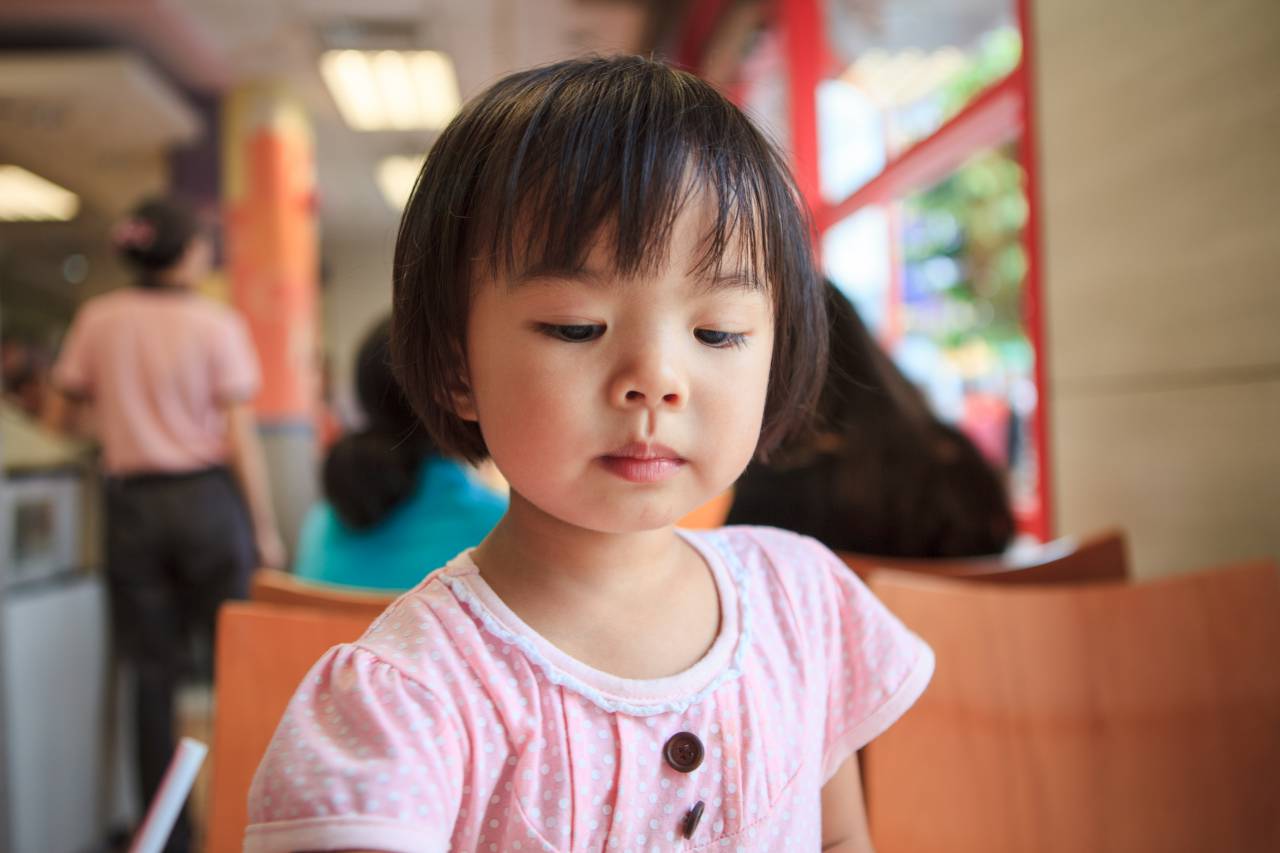 同小朋友们去吃M记 儿童 小朋友 可爱 娃娃 M记 天真 慈慈