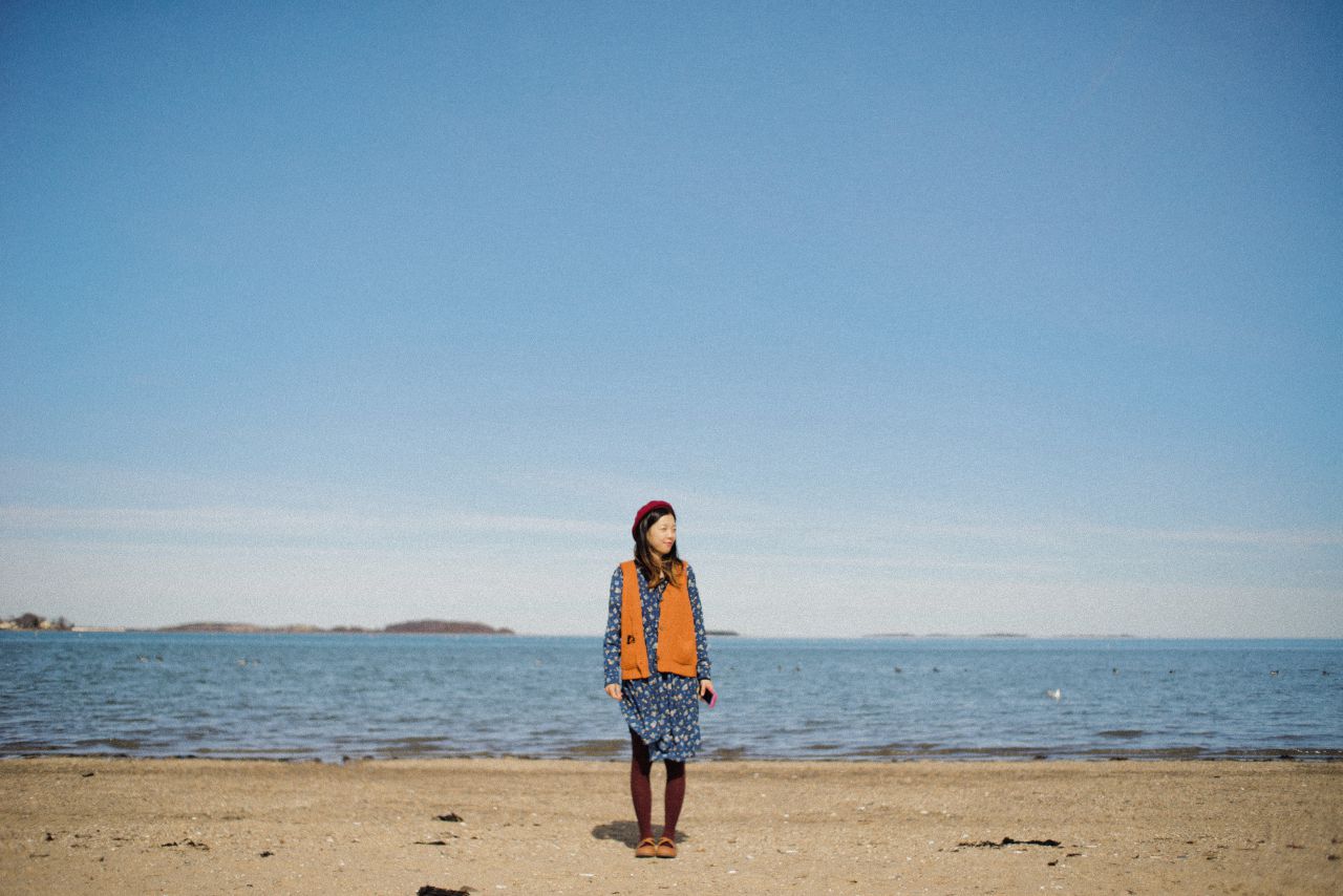 春天芦苇草下的薯仔仪 芦苇人像 初夏 海旁 日系 少女 薯仔仪 模特