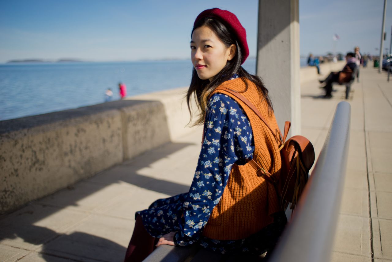 春天芦苇草下的薯仔仪 芦苇人像 初夏 海旁 日系 少女 薯仔仪 模特