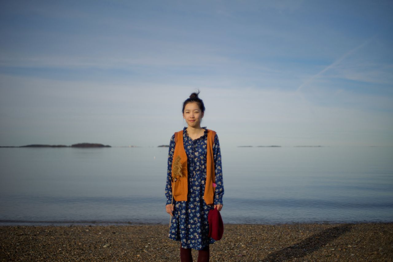 春天芦苇草下的薯仔仪 芦苇人像 初夏 海旁 日系 少女 薯仔仪 模特