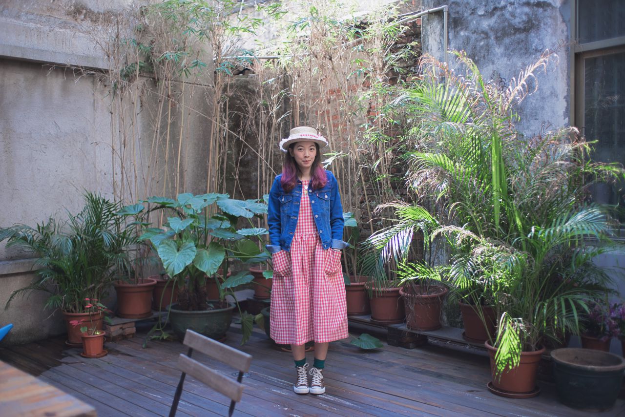 赤坎古镇下的薯片仪 日系 人像 赤坎 古镇 外拍 薯仔仪 摄影 少女 欧陆人像 赤坎人像