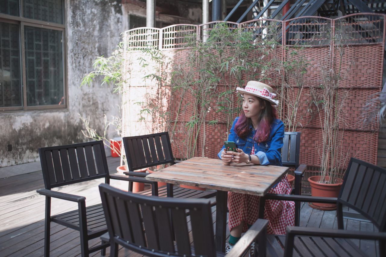 赤坎古镇下的薯片仪 日系 人像 赤坎 古镇 外拍 薯仔仪 摄影 少女 欧陆人像 赤坎人像