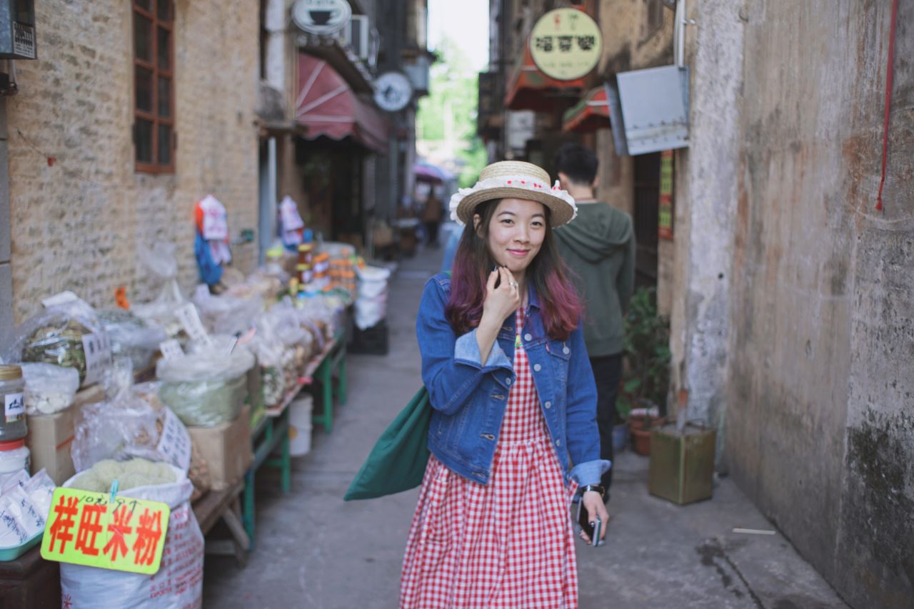 赤坎古镇下的薯片仪 日系 人像 赤坎 古镇 外拍 薯仔仪 摄影 少女 欧陆人像 赤坎人像