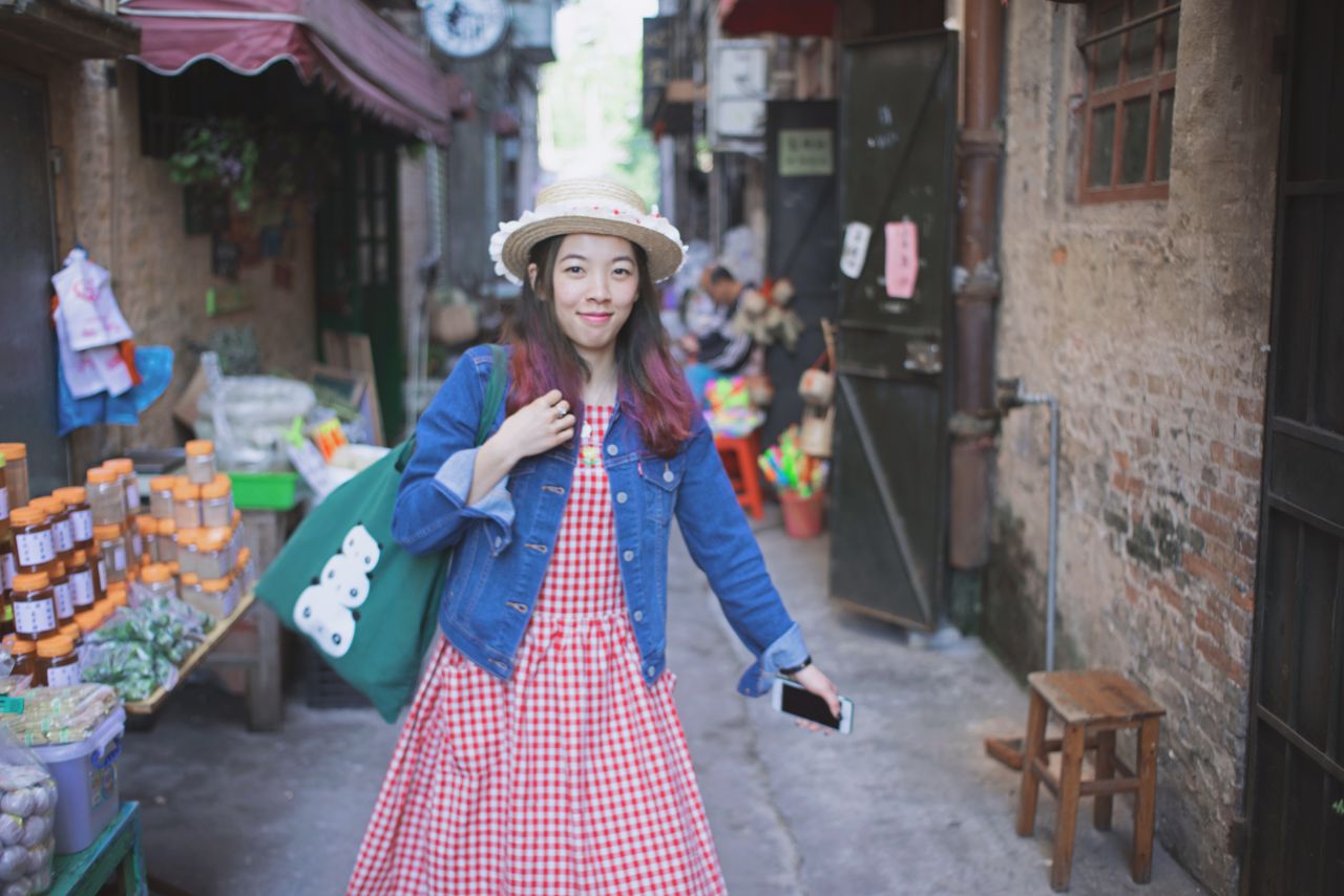 赤坎古镇下的薯片仪 日系 人像 赤坎 古镇 外拍 薯仔仪 摄影 少女 欧陆人像 赤坎人像