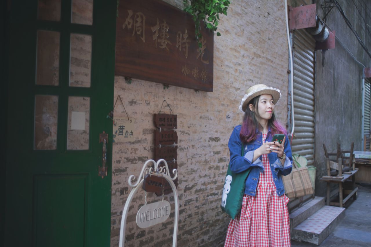 赤坎古镇下的薯片仪 日系 人像 赤坎 古镇 外拍 薯仔仪 摄影 少女 欧陆人像 赤坎人像