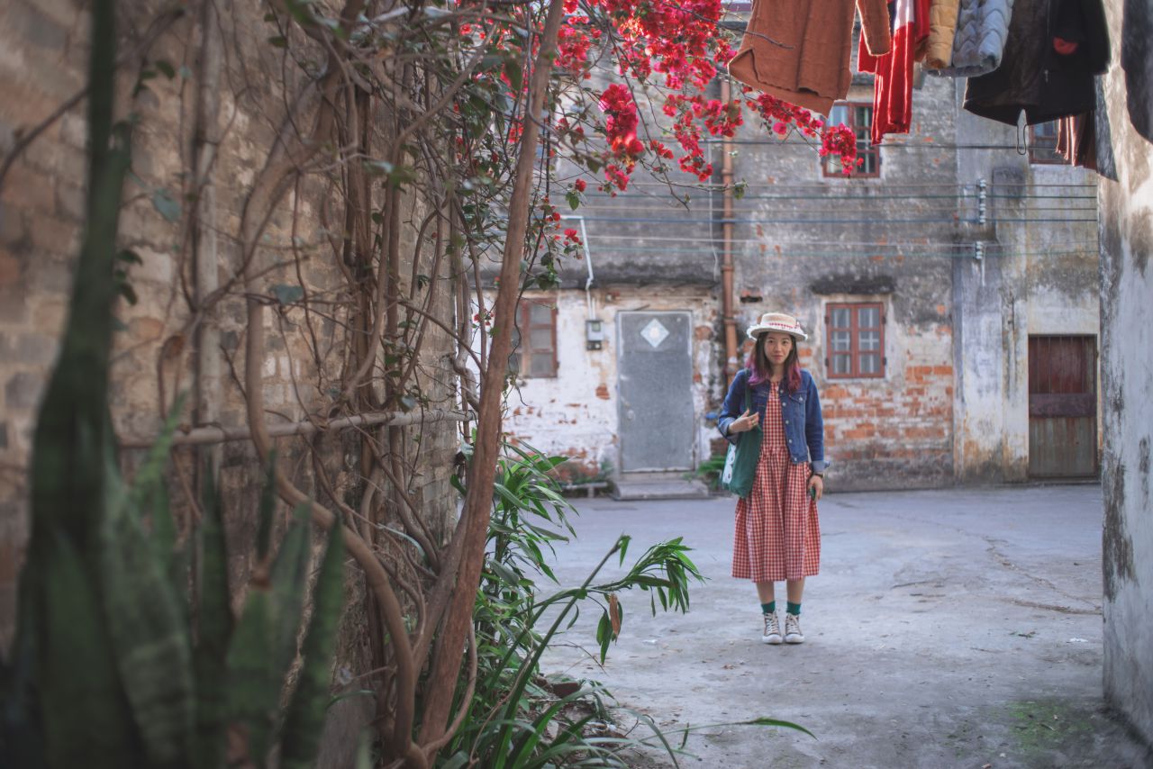 赤坎古镇下的薯片仪 日系 人像 赤坎 古镇 外拍 薯仔仪 摄影 少女 欧陆人像 赤坎人像