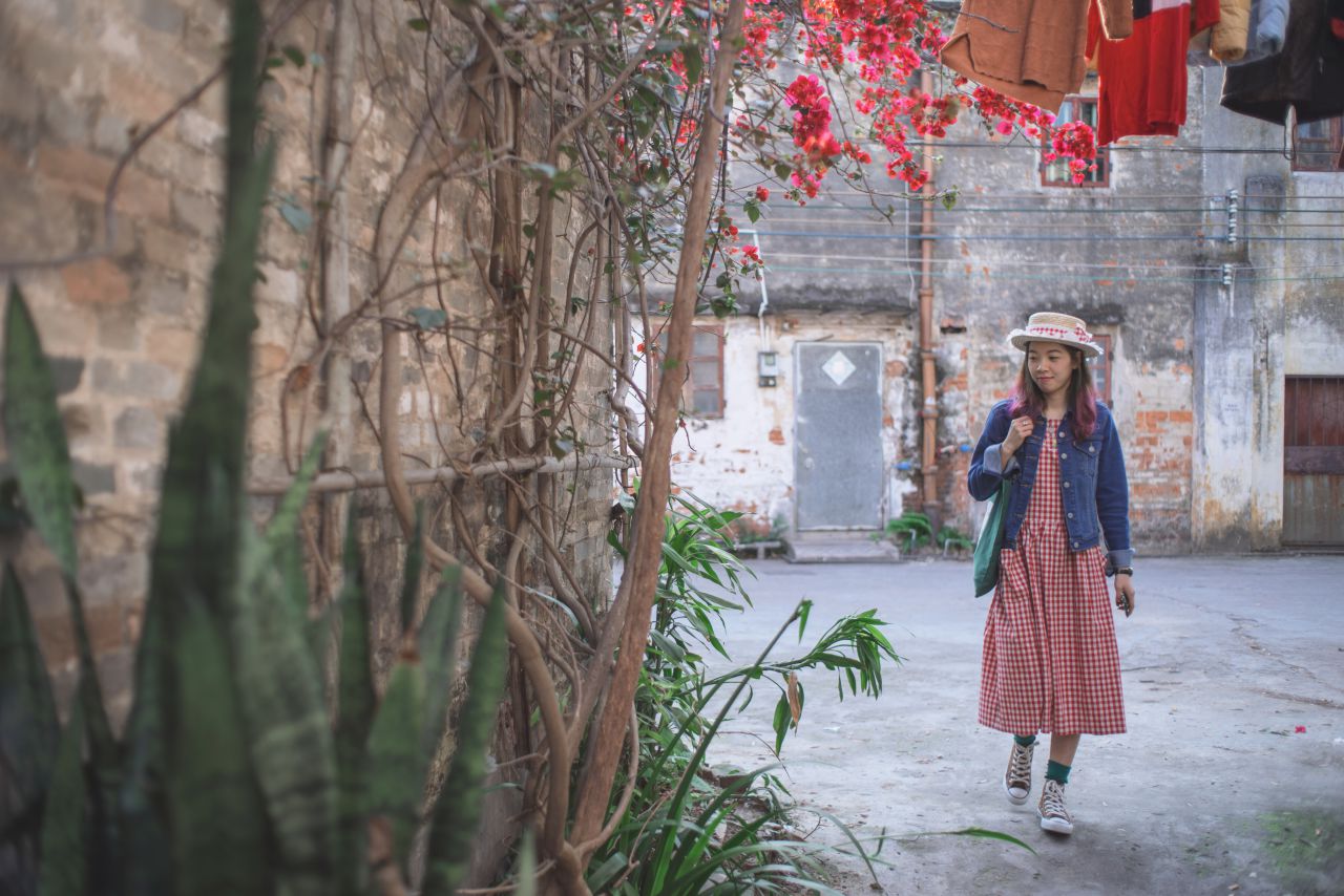 赤坎古镇下的薯片仪 日系 人像 赤坎 古镇 外拍 薯仔仪 摄影 少女 欧陆人像 赤坎人像
