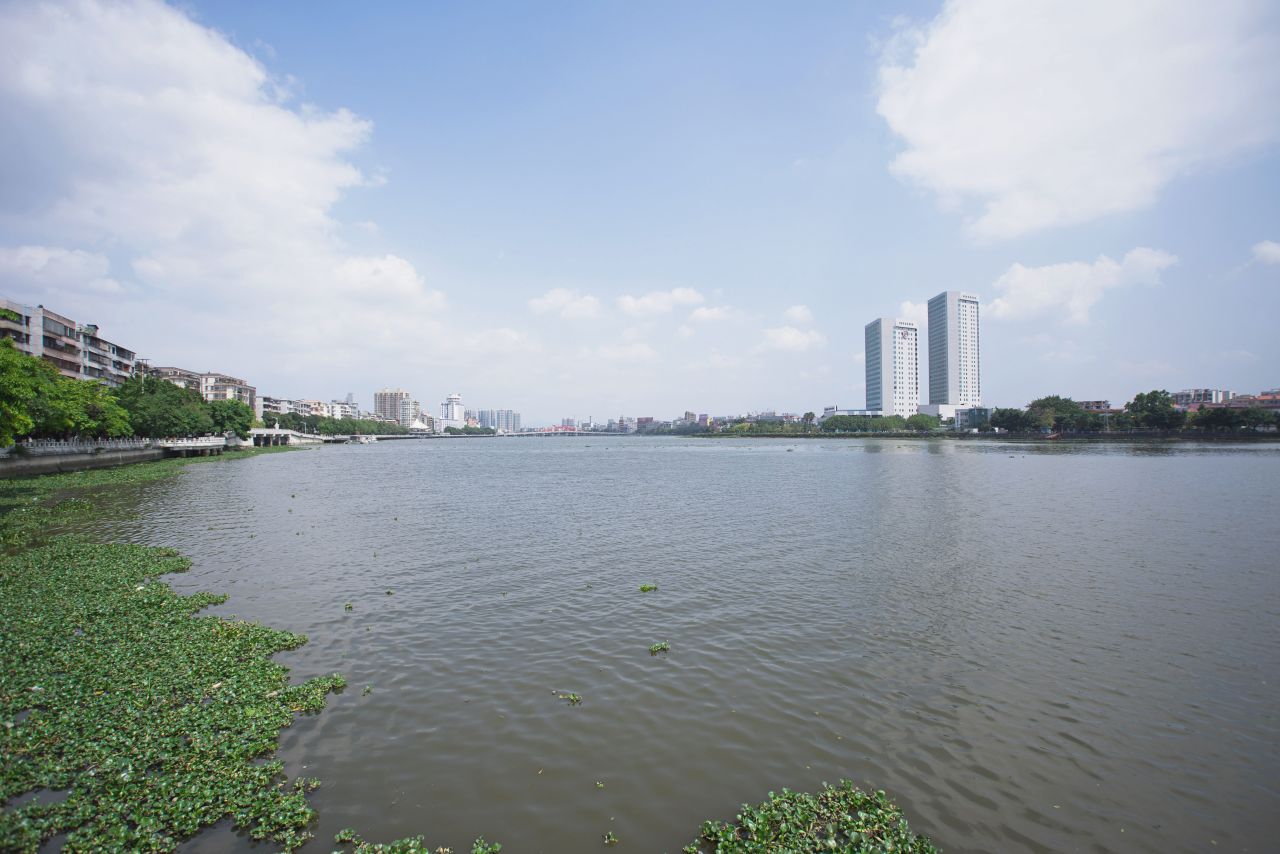 蓝天白云下的三埠 散步 三埠 长沙 半岛 潭江 街景 街道 开平 步行