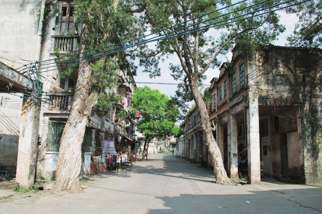 比以往更为晴朗的赤坎古镇 赤坎 尼康 D3200 楼顶 风光 风景 骑楼 开平 赤坎古镇 街景 街道