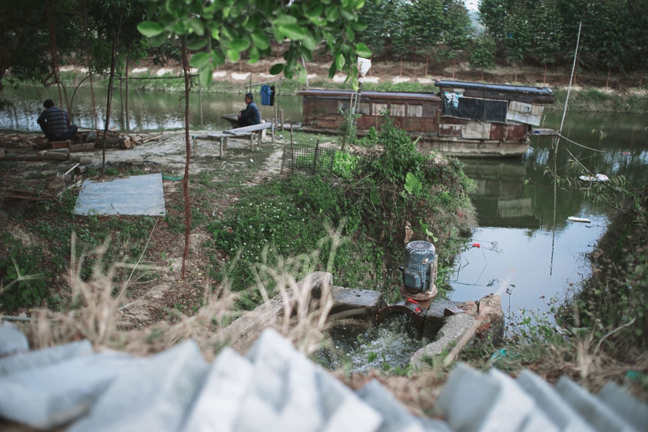 在遥远的乡村上 抽水机 船 乡村 农村 开平