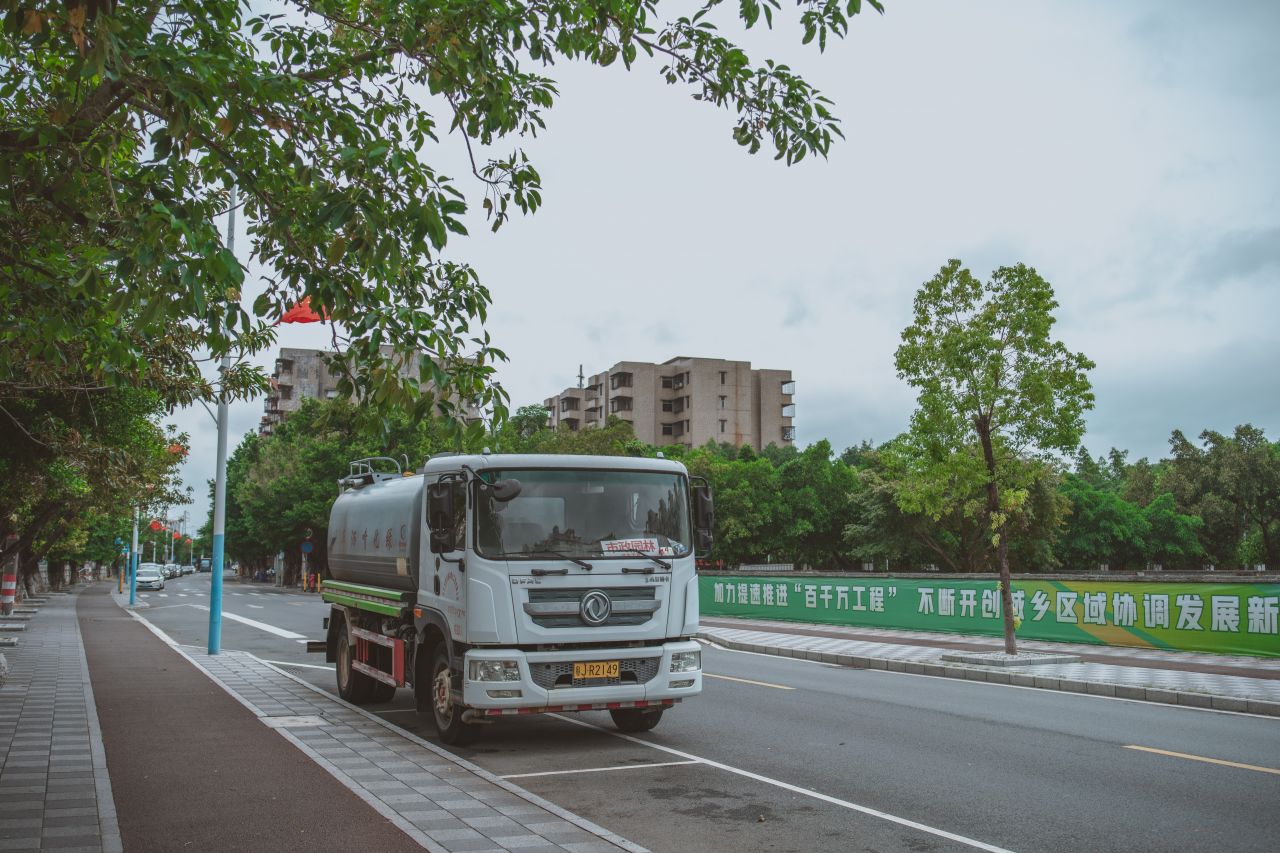 不期而遇不慎的小雨滴 不期而遇不慎的小雨滴