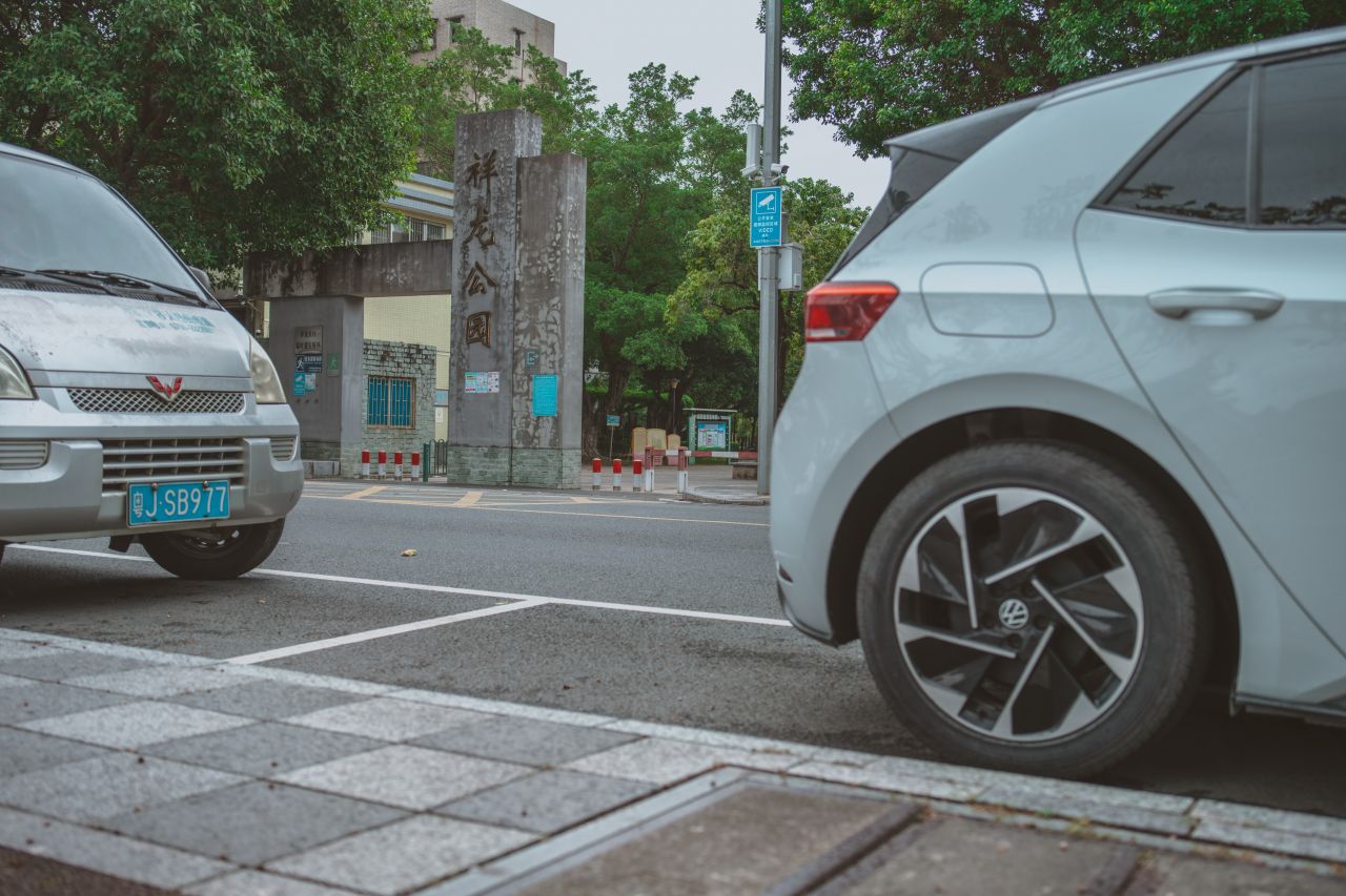 不期而遇不慎的小雨滴 不期而遇不慎的小雨滴