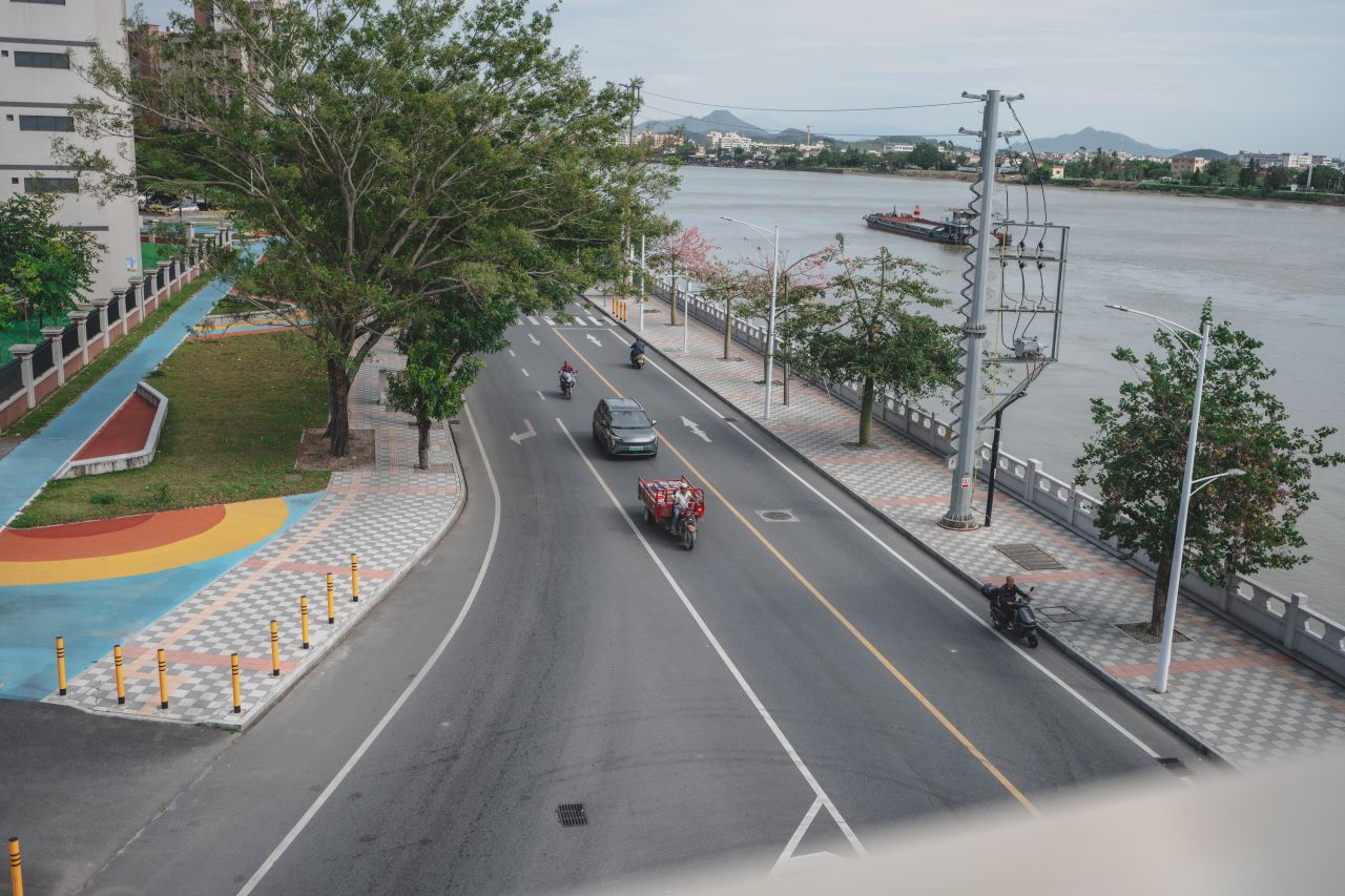 三埠大桥的沿岸风光 三埠大桥的沿岸风光