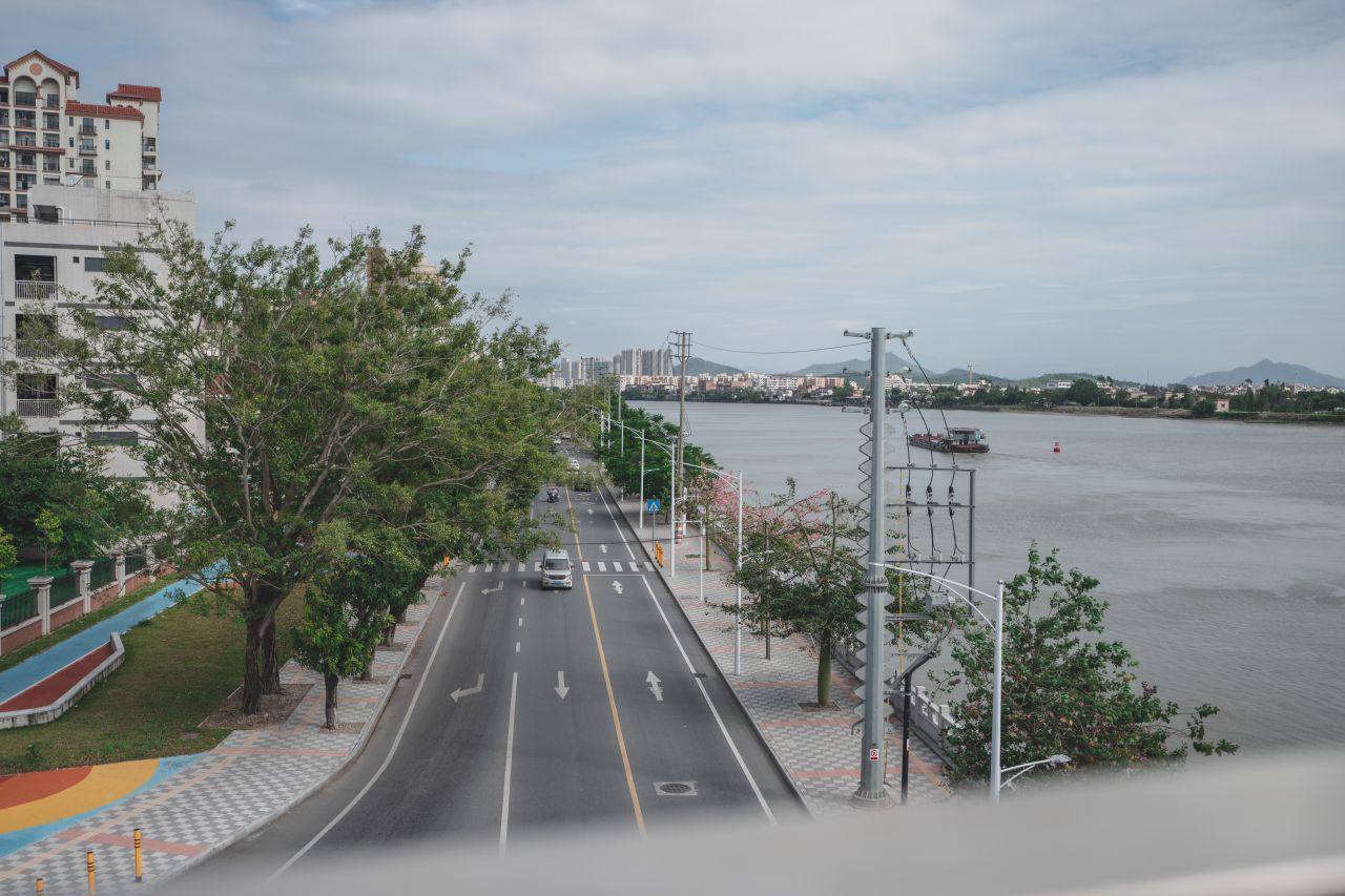 三埠大桥的沿岸风光 三埠大桥的沿岸风光