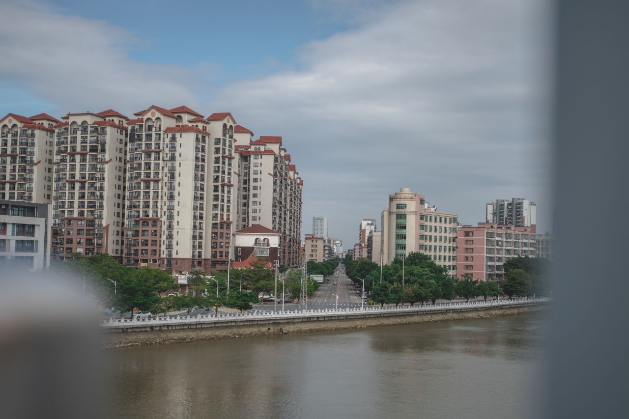 三埠大桥的沿岸风光 三埠大桥的沿岸风光