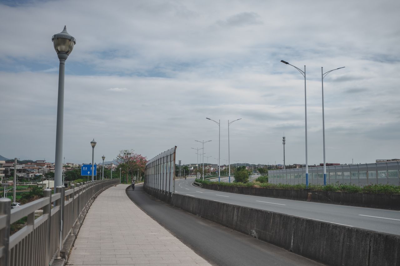 三埠大桥的沿岸风光 三埠大桥的沿岸风光