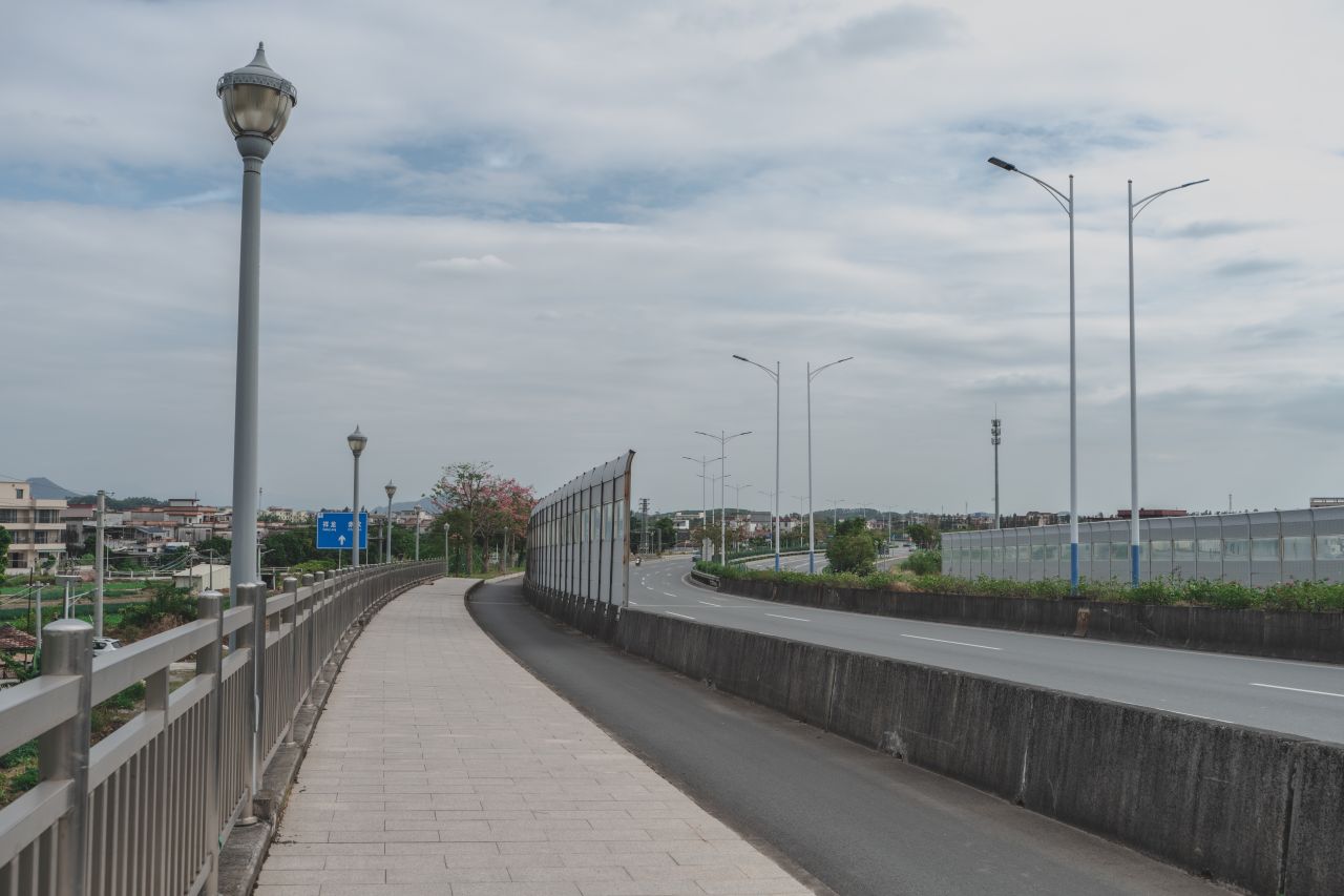 三埠大桥的沿岸风光 三埠大桥的沿岸风光