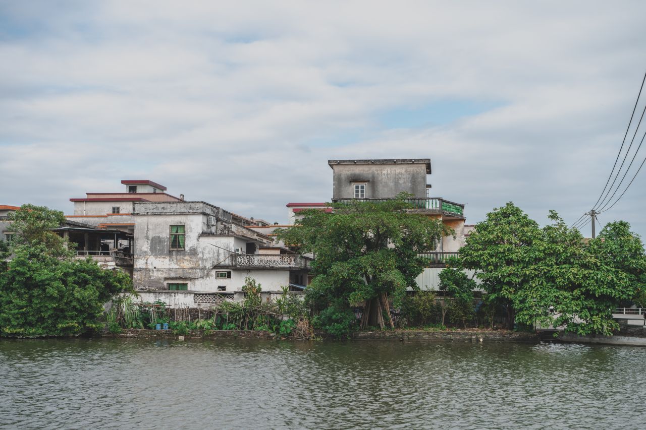 三埠大桥的沿岸风光 三埠大桥的沿岸风光